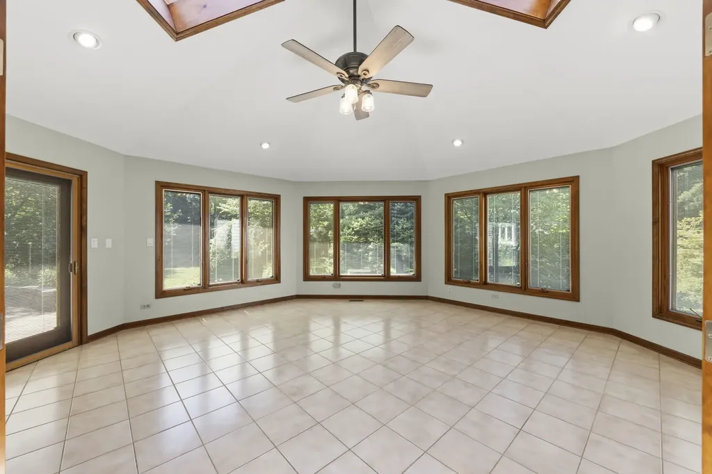 26W257 Blackhawk Drive Wheaton IL 60189