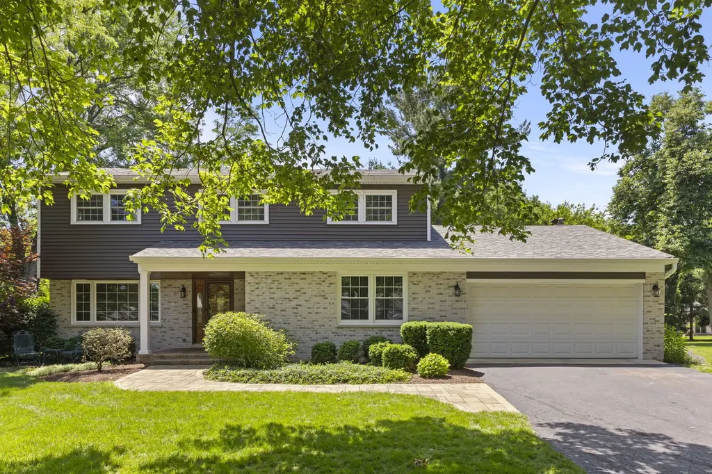 26W257 Blackhawk Drive Wheaton IL 60189