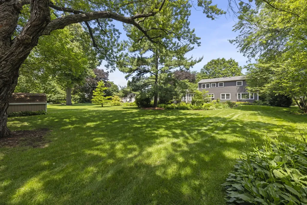 26W257 Blackhawk Drive Wheaton IL 60189