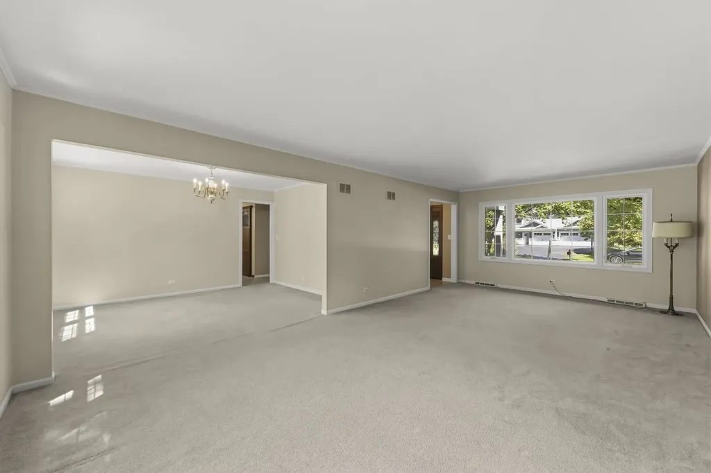 26W257 Blackhawk Drive Wheaton IL 60189