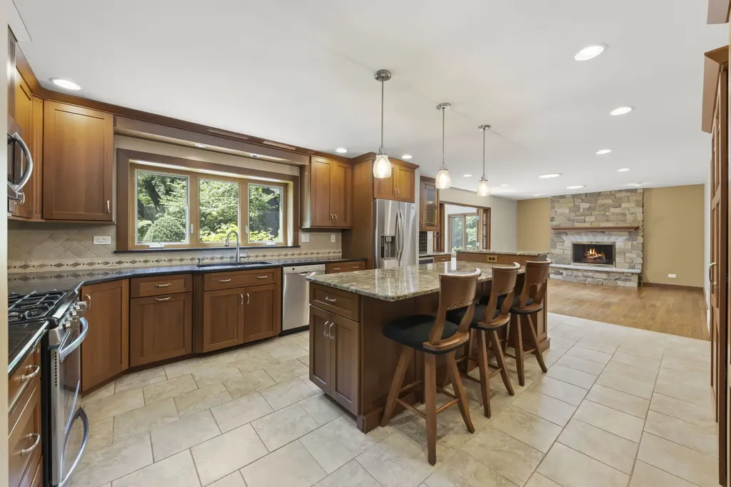 26W257 Blackhawk Drive Wheaton IL 60189