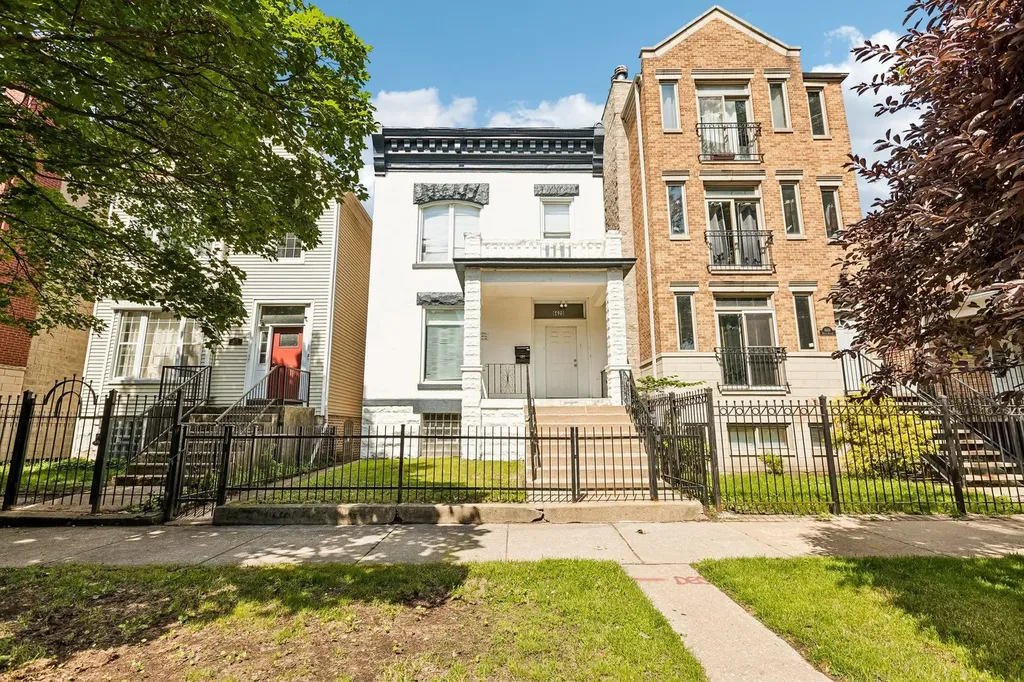6620 South Drexel Avenue Chicago IL 60637