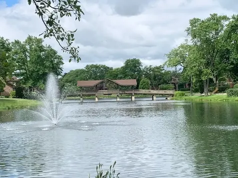 301 Lake Hinsdale Drive Willowbrook IL 60527