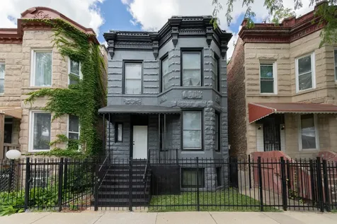 3902 West Fillmore Street Chicago IL 60624