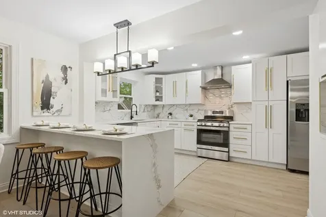 2272 Asbury Road Northbrook IL 60062