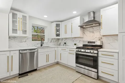 2272 Asbury Road Northbrook IL 60062