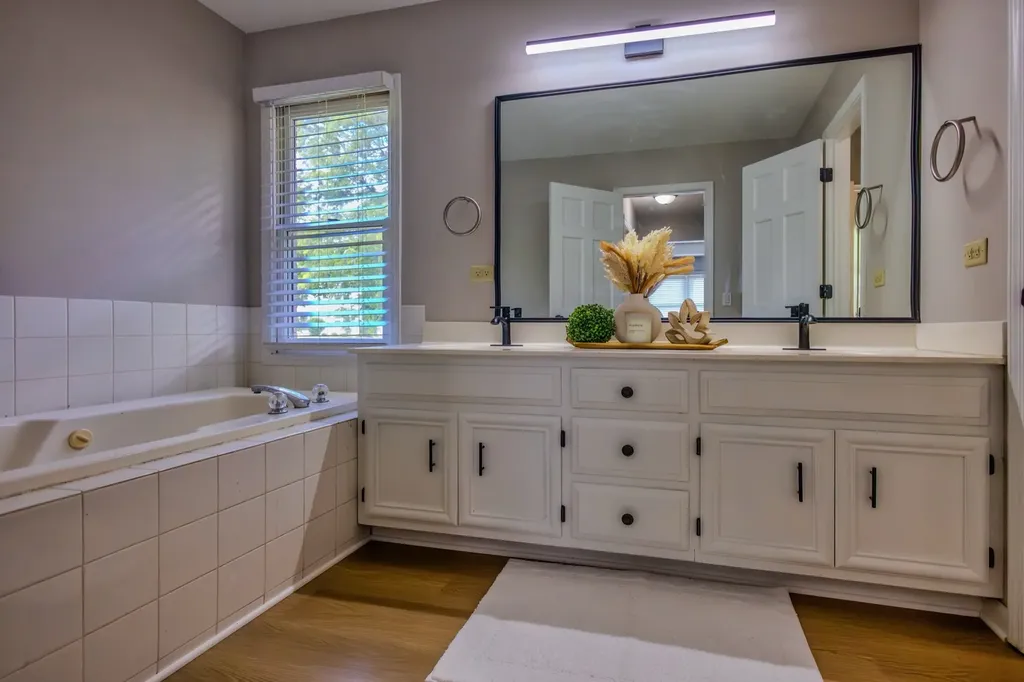 8 Steck Court Bolingbrook IL 60440