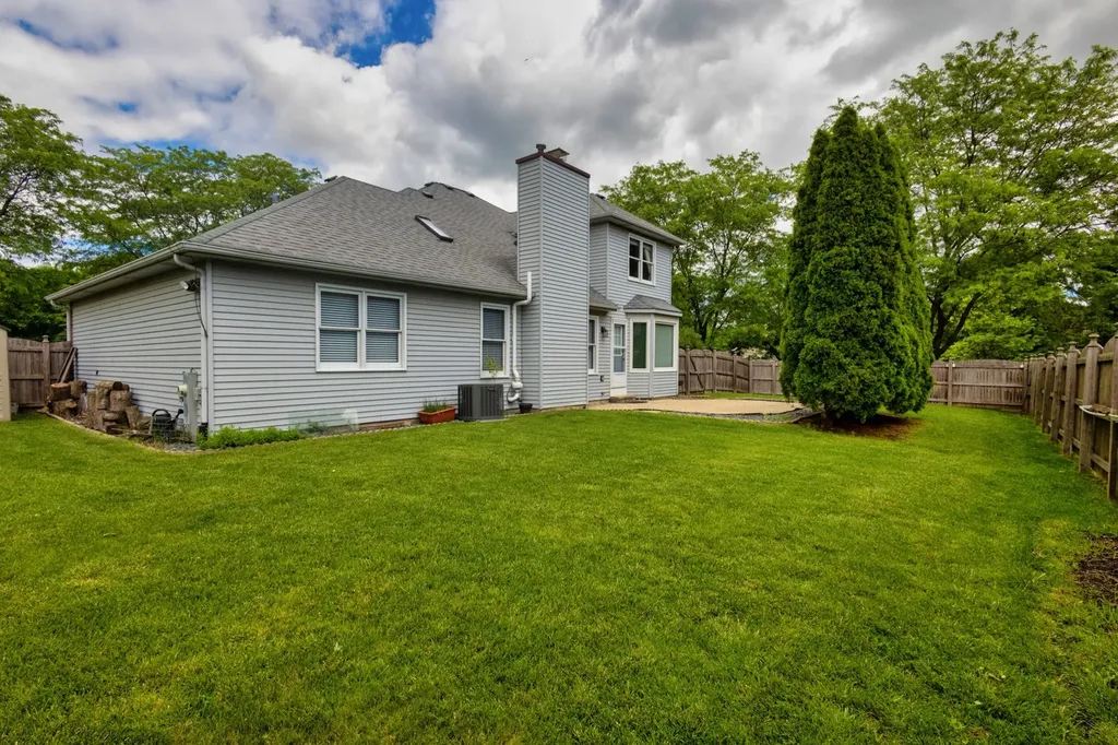 8 Steck Court Bolingbrook IL 60440