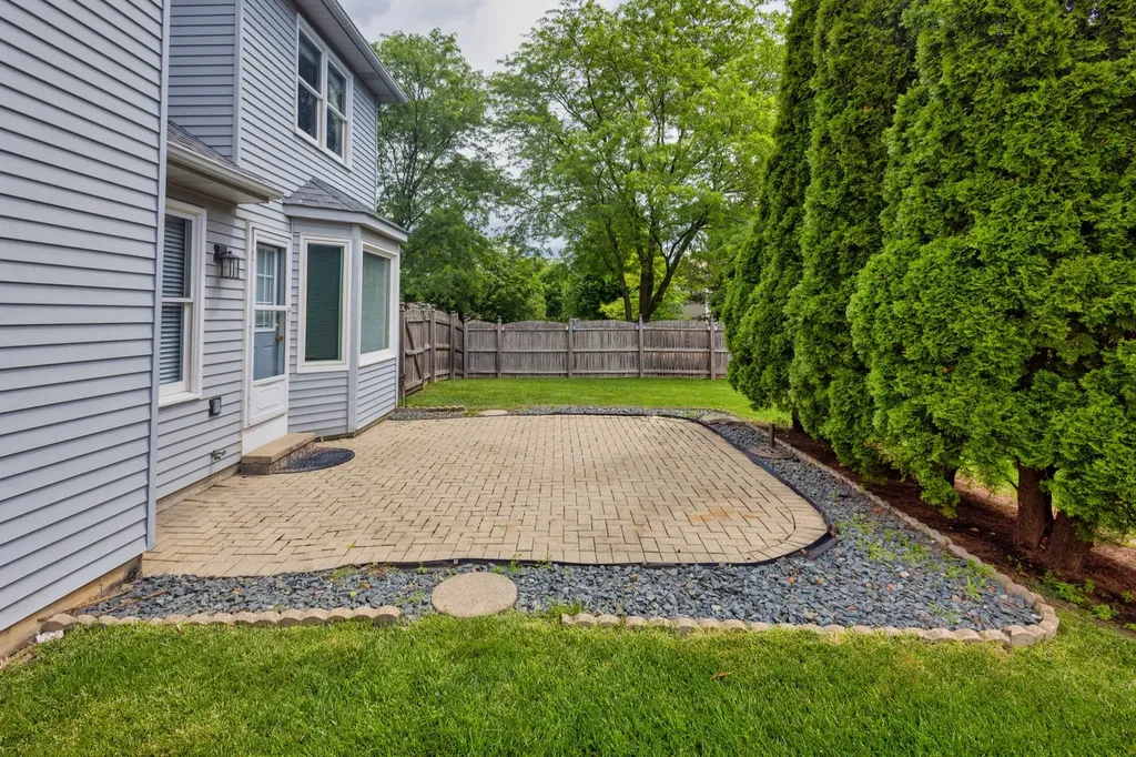8 Steck Court Bolingbrook IL 60440