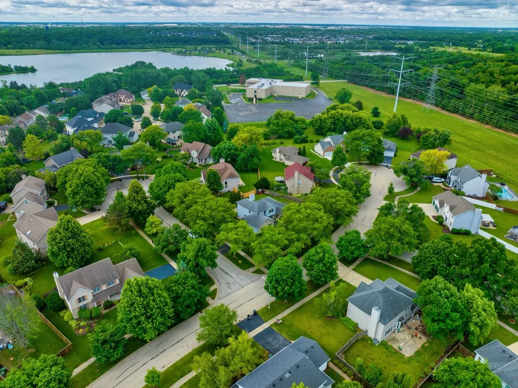 8 Steck Court Bolingbrook IL 60440
