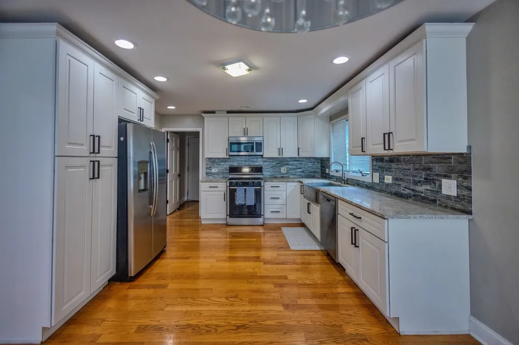 8 Steck Court Bolingbrook IL 60440