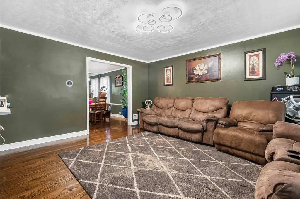 8459 South Marshfield Avenue Chicago IL 60620