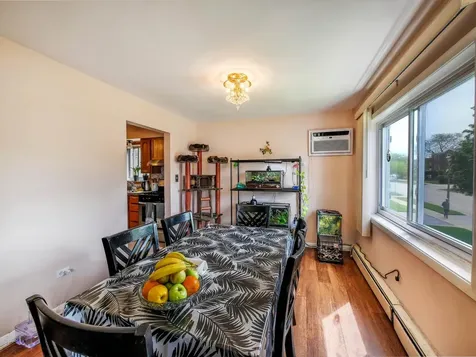 8430 West Oak Avenue Niles IL 60714