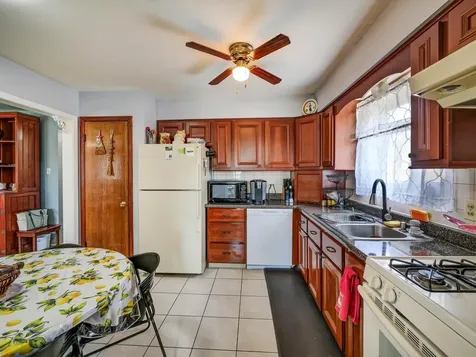 8430 West Oak Avenue Niles IL 60714