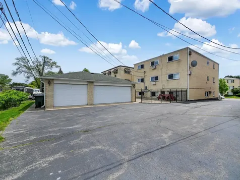 8430 West Oak Avenue Niles IL 60714