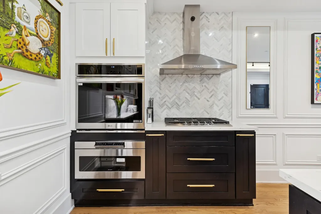 3105 South Giles Avenue Chicago IL 60616