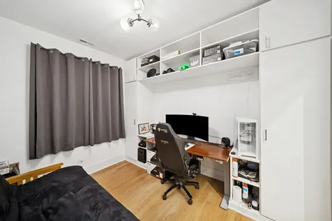 3105 South Giles Avenue Chicago IL 60616