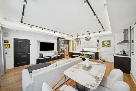 3105 South Giles Avenue Chicago IL 60616