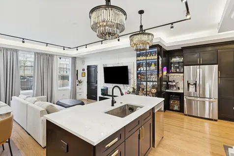 3105 South Giles Avenue Chicago IL 60616