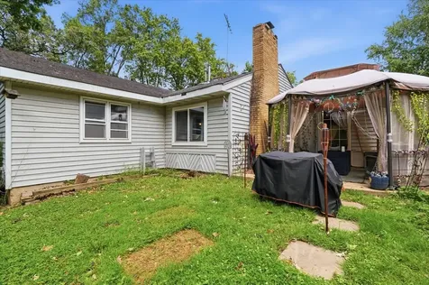 28616 West Benjamin Avenue Spring Grove IL 60081