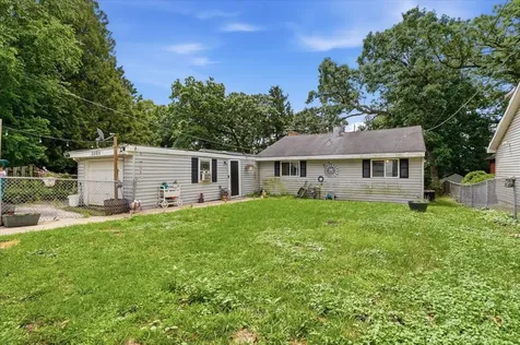 28616 West Benjamin Avenue Spring Grove IL 60081