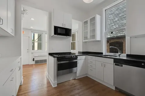 532 West Fullerton Parkway Chicago IL 60614