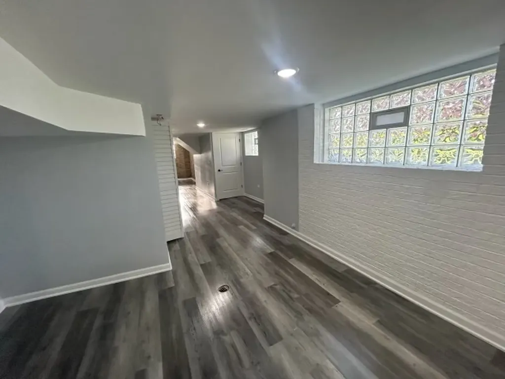 10010 South Emerald Avenue Chicago IL 60628