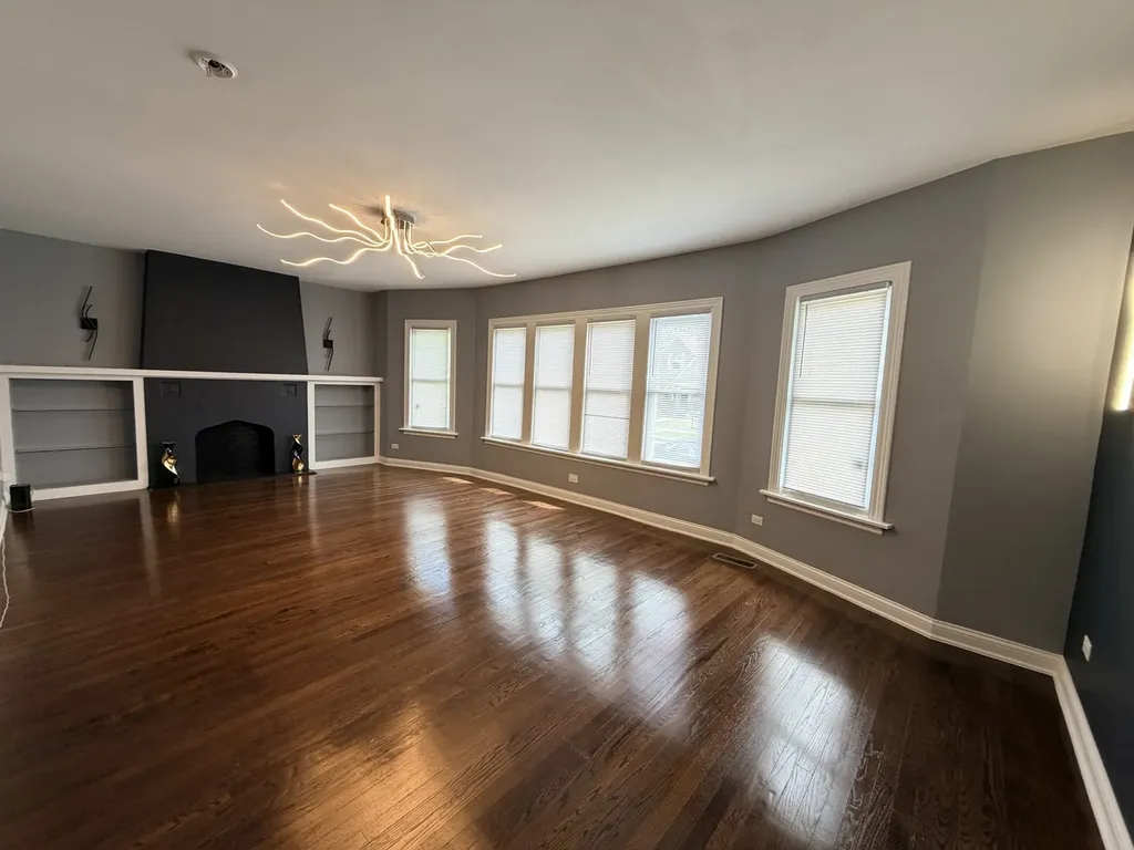10010 South Emerald Avenue Chicago IL 60628