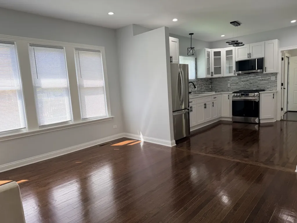 10010 South Emerald Avenue Chicago IL 60628