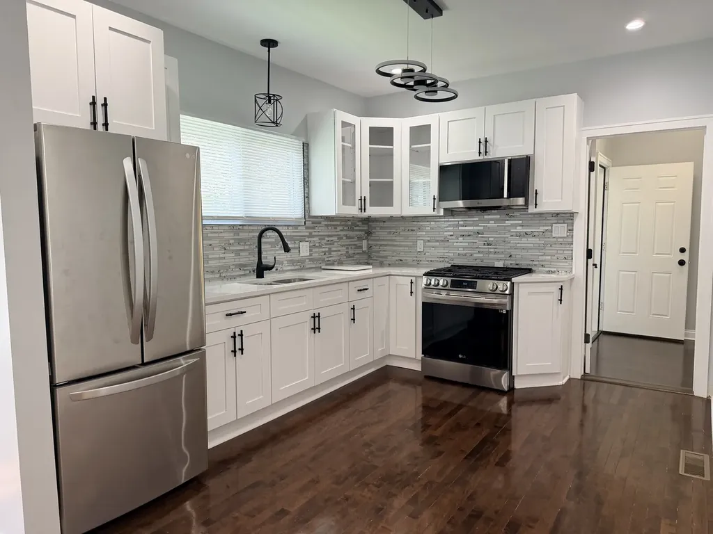 10010 South Emerald Avenue Chicago IL 60628