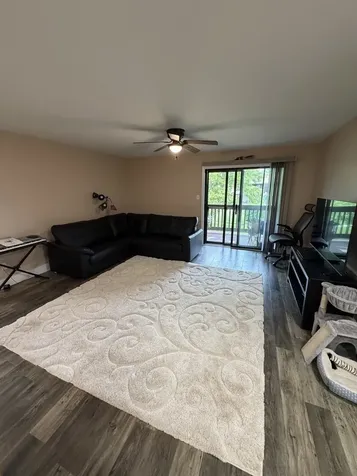 801 Garden Circle Streamwood IL 60107
