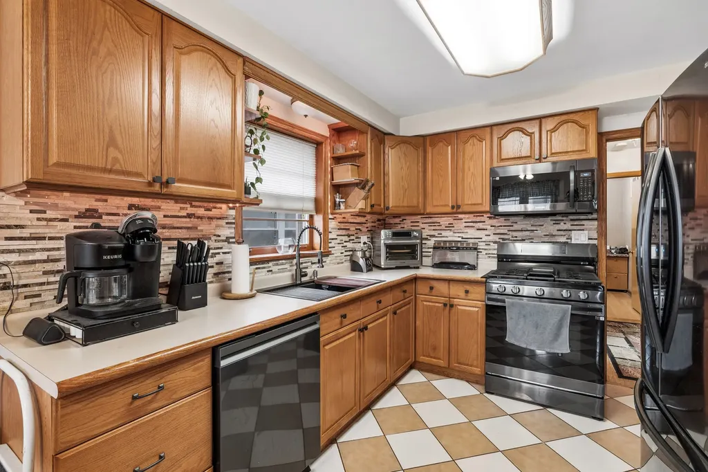 7535 North Octavia Avenue Chicago IL 60631