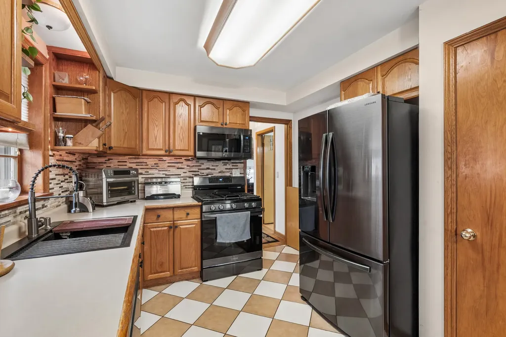 7535 North Octavia Avenue Chicago IL 60631
