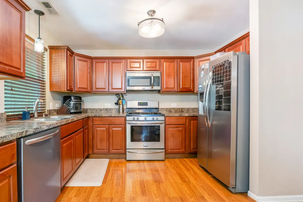 926 South Cedar Road New Lenox IL 60451