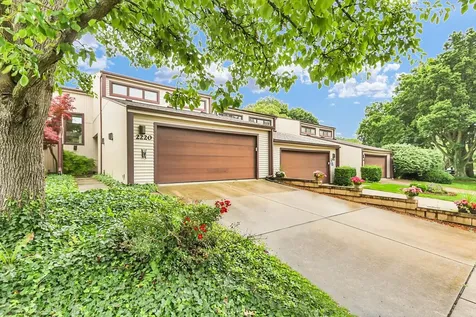 2220 Briar Hill Drive Champaign IL 61822