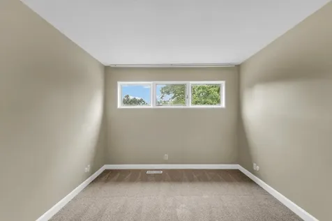 2220 Briar Hill Drive Champaign IL 61822