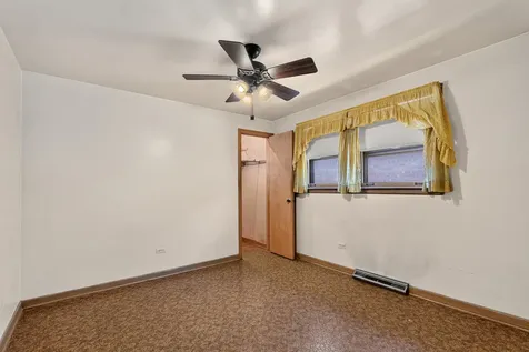 7811 Mcvicker Avenue Burbank IL 60459