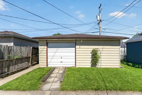 7811 Mcvicker Avenue Burbank IL 60459