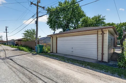 7811 Mcvicker Avenue Burbank IL 60459