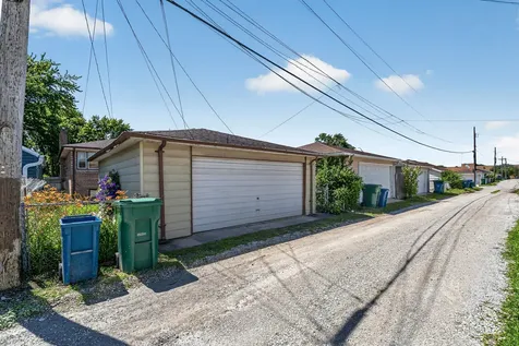 7811 Mcvicker Avenue Burbank IL 60459