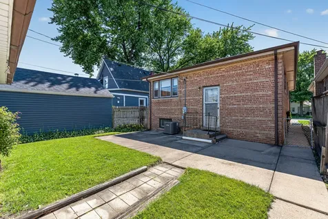 7811 Mcvicker Avenue Burbank IL 60459