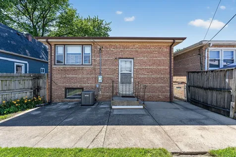 7811 Mcvicker Avenue Burbank IL 60459