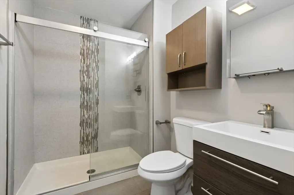 2524 West Bloomingdale Avenue Chicago IL 60647