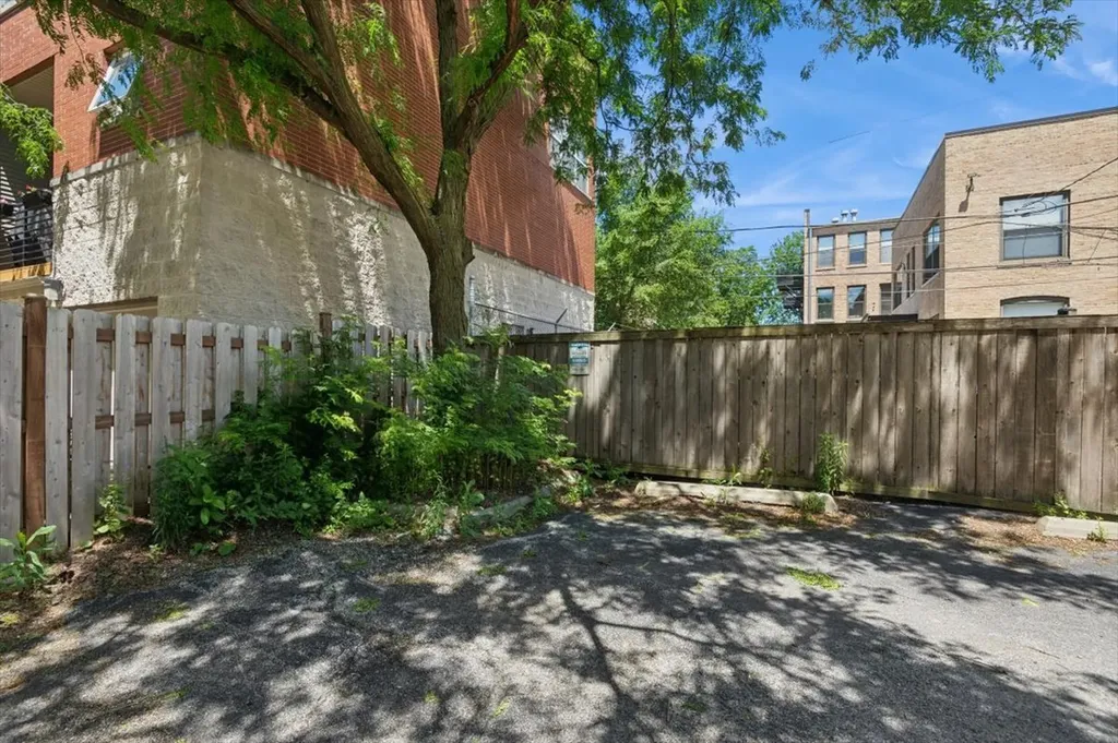 2524 West Bloomingdale Avenue Chicago IL 60647