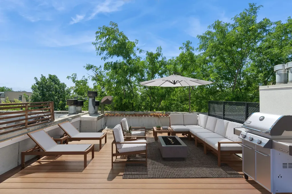 2524 West Bloomingdale Avenue Chicago IL 60647