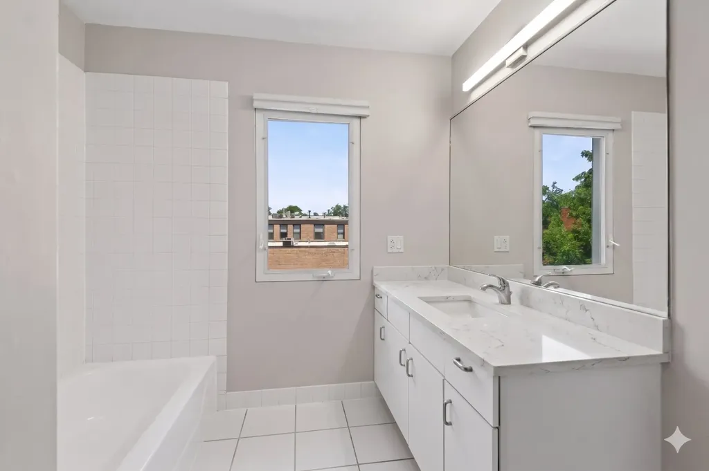 2524 West Bloomingdale Avenue Chicago IL 60647