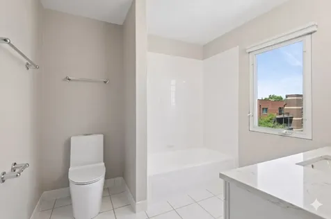 2524 West Bloomingdale Avenue Chicago IL 60647