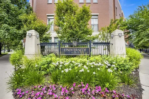 811 West 15th Place Chicago IL 60608