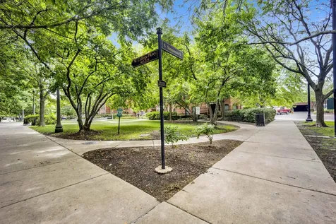811 West 15th Place Chicago IL 60608