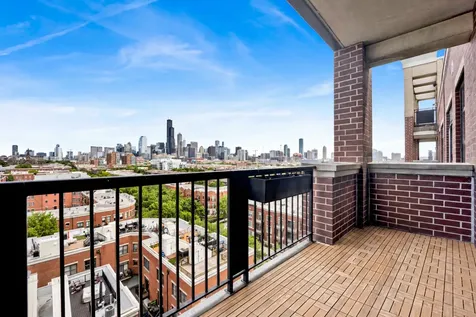 811 West 15th Place Chicago IL 60608